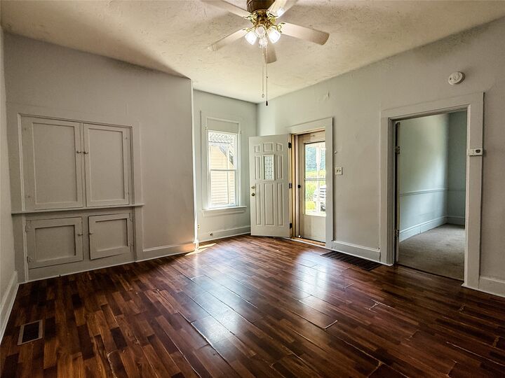 Property Photo:  616 Lamborn Street  IA 52501 