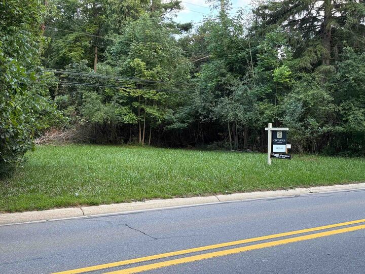 Property Photo: 4705 Halsted Road MI 48323