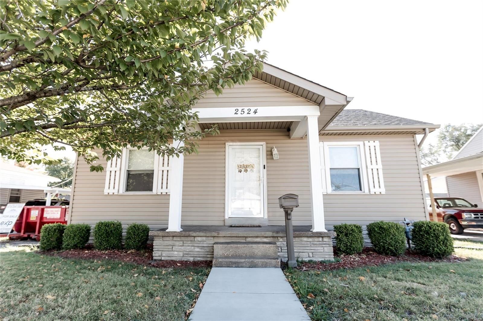 Property Photo: 2524 Center Street IL 62040