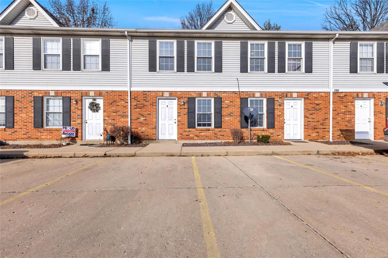 Property Photo:  237 Veterans Parkway C  IL 62236 