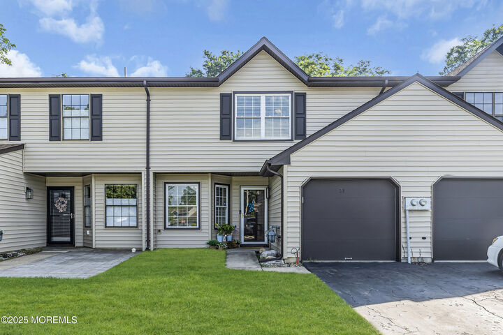 21 Seabreeze Square  Howell NJ 07728 photo
