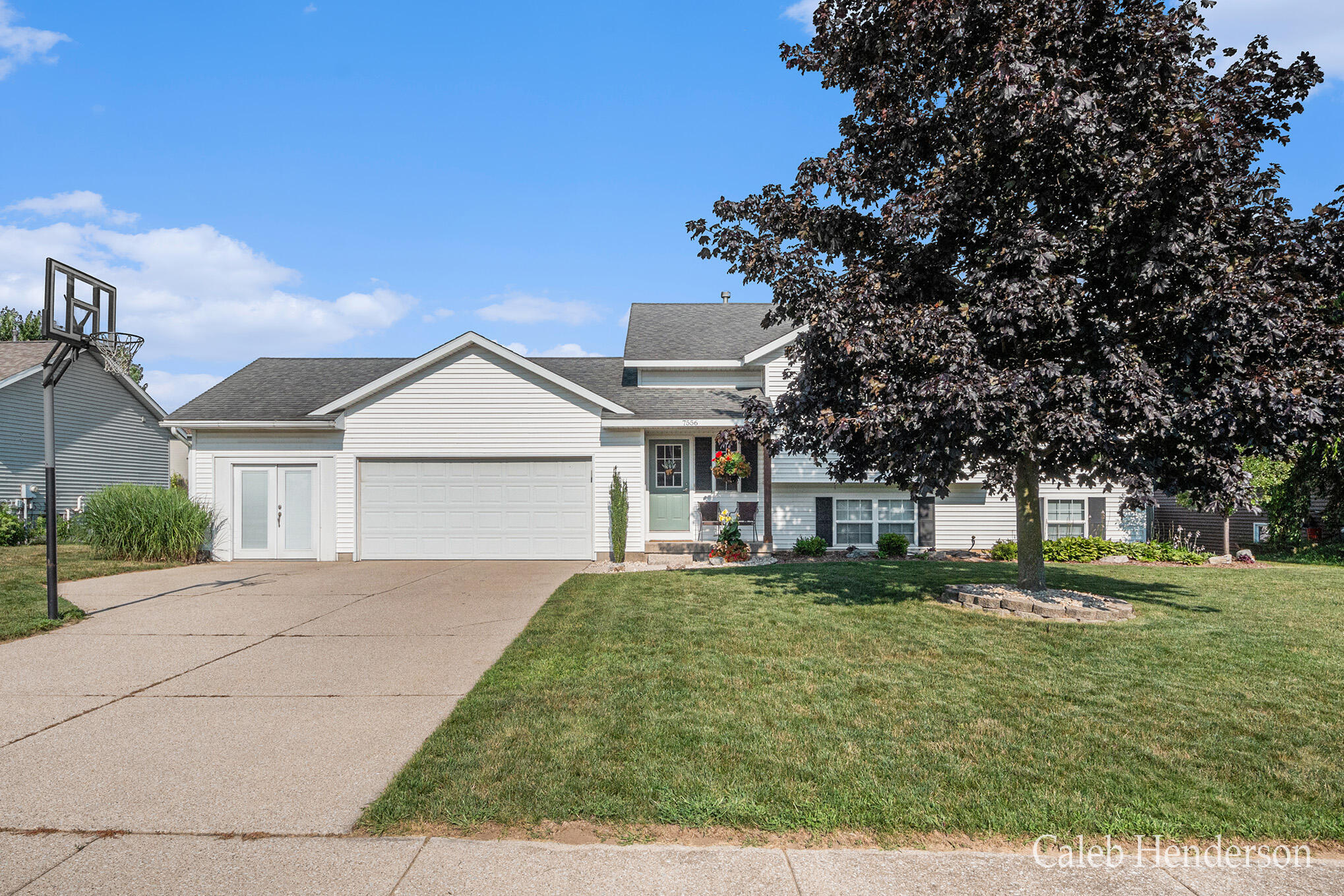 Property Photo: 7556 Brewer Drive MI 49426