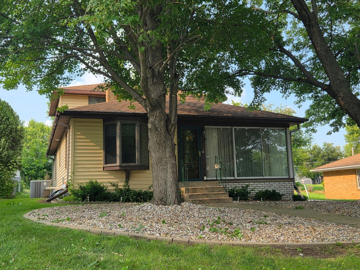 Property Photo: 108 W 6th Street IL 61362