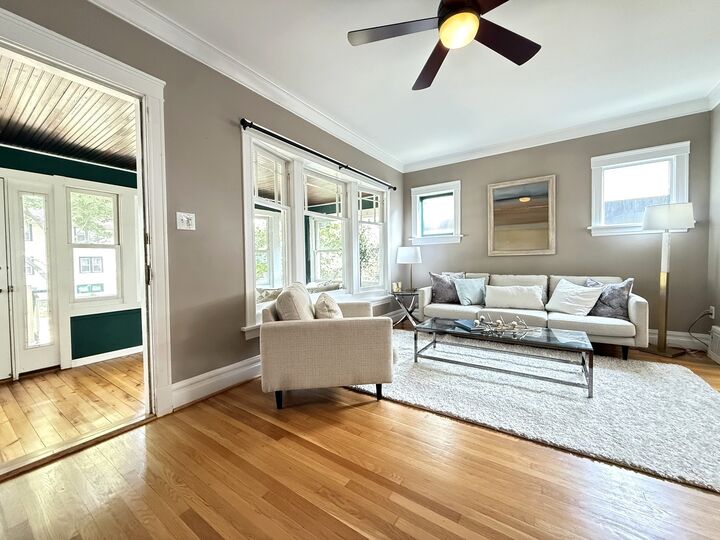 Property Photo:  831 Home Avenue  IL 60304 