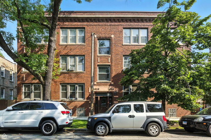 Property Photo:  1626 W Highland Avenue 1W  IL 60660 