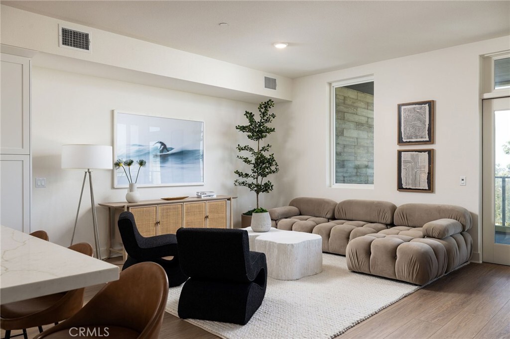 Property Photo:  414 Main 230  CA 92648 