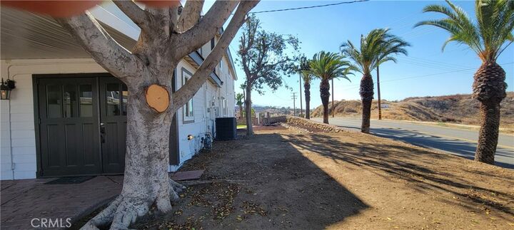 Property Photo:  1006 W Pottery Street  CA 92530 