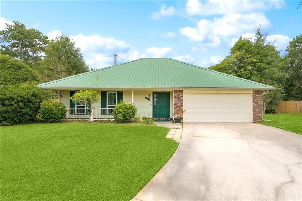 Property Photo: 105 Inverrary Court LA 70460