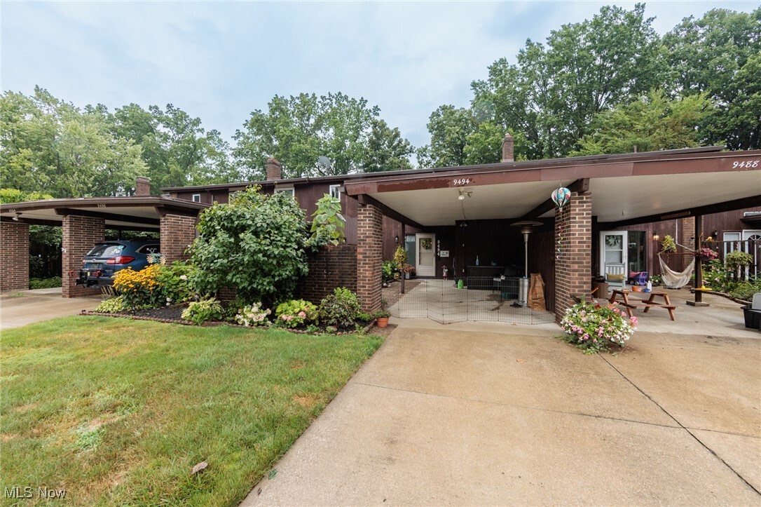 Property Photo: 9494 Fernwood Drive OH 44138