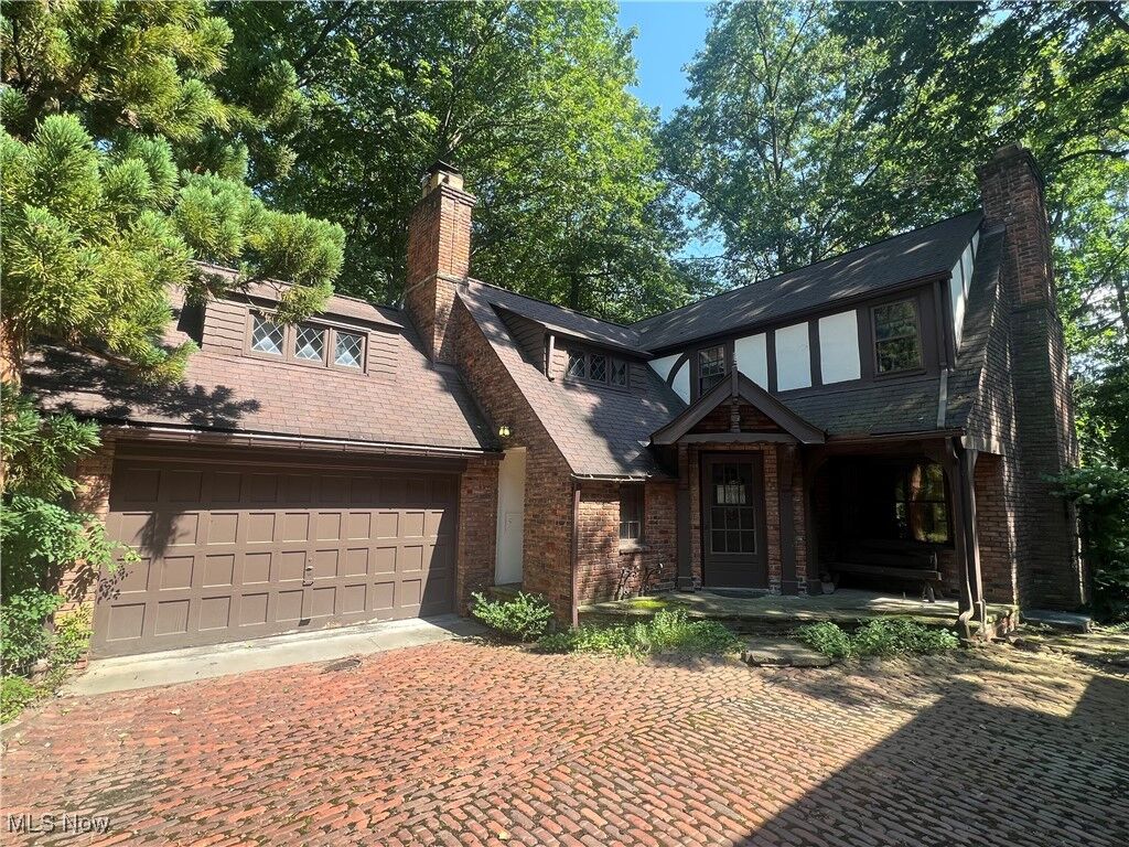 Property Photo:  16232 Oakhill Road  OH 44112 