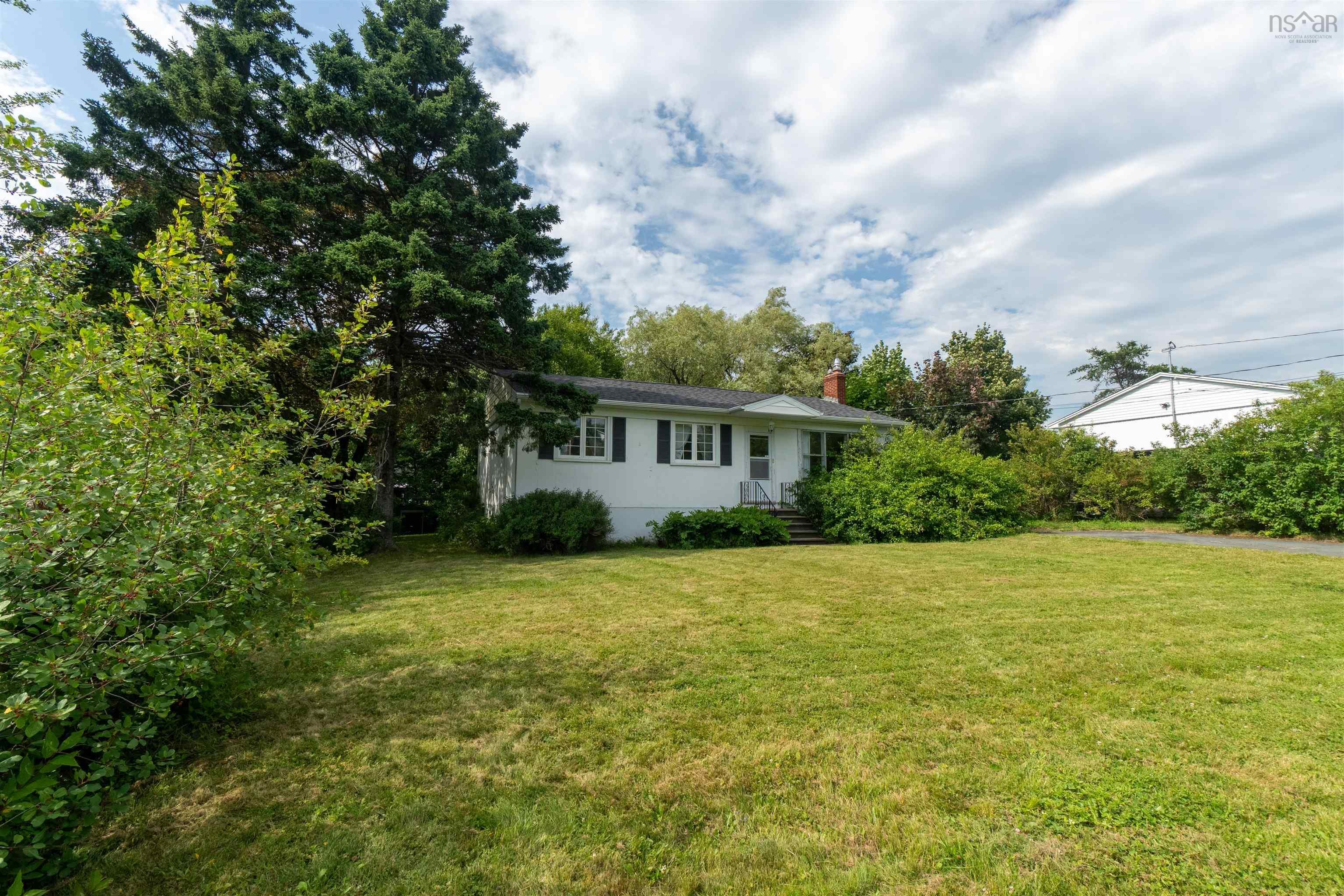 Property Photo: 19 Digby Crescent NS B2W 2G1