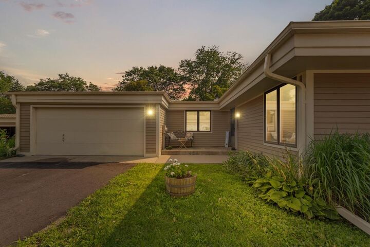 Property Photo: 717 Lincoln Street N MN 55057