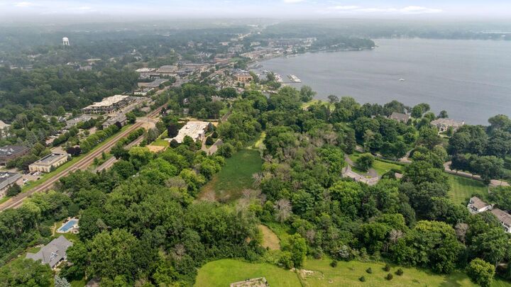 128 Peavey Lane  Wayzata MN 55391 photo