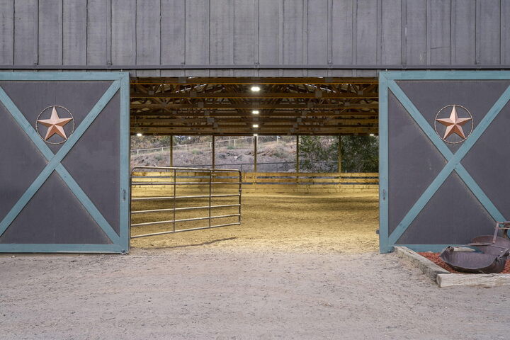 Property Photo:  22500 Alfalfa Market Road  OR 97701 