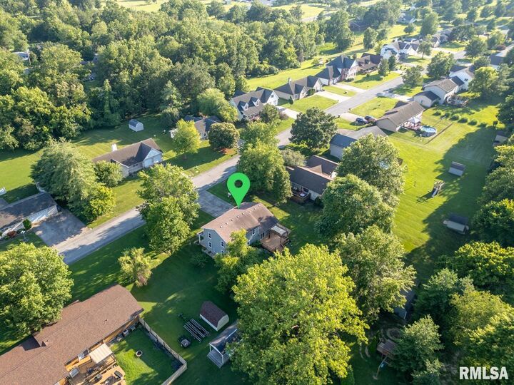 Property Photo: 802 Cottonwood Lane IL 62918