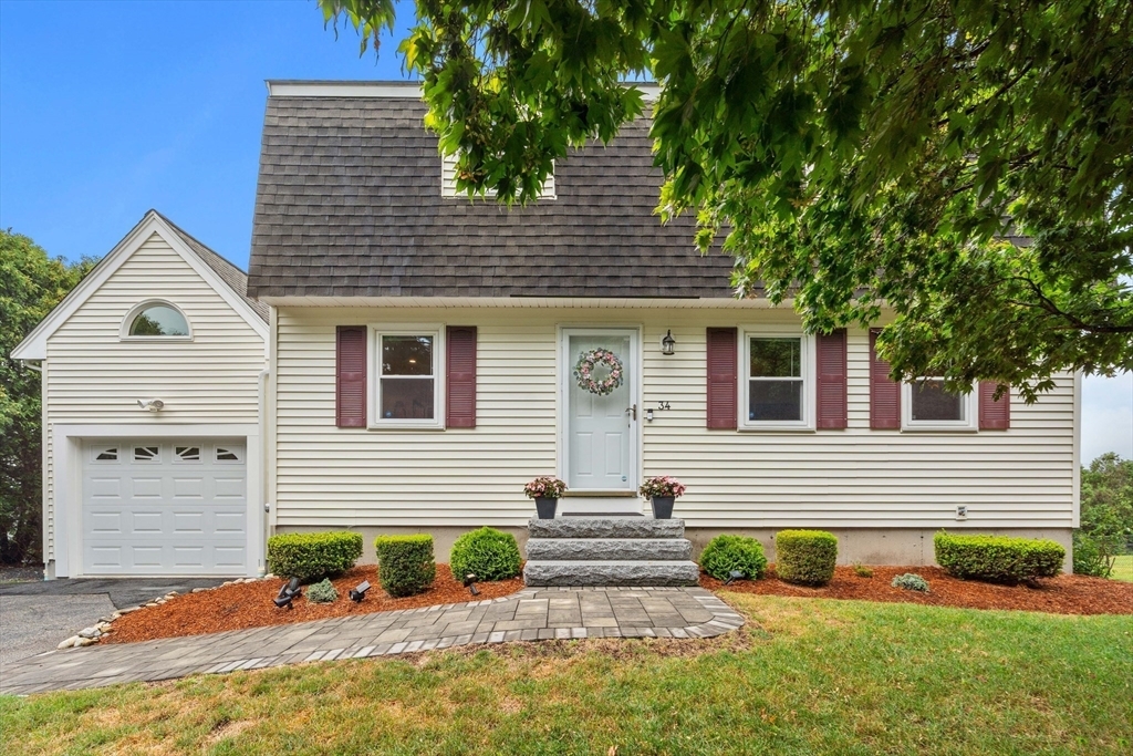 Property Photo:  34 Geana Ln  MA 01852 