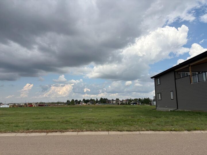 33 Kingfisher Estates E — photo 1