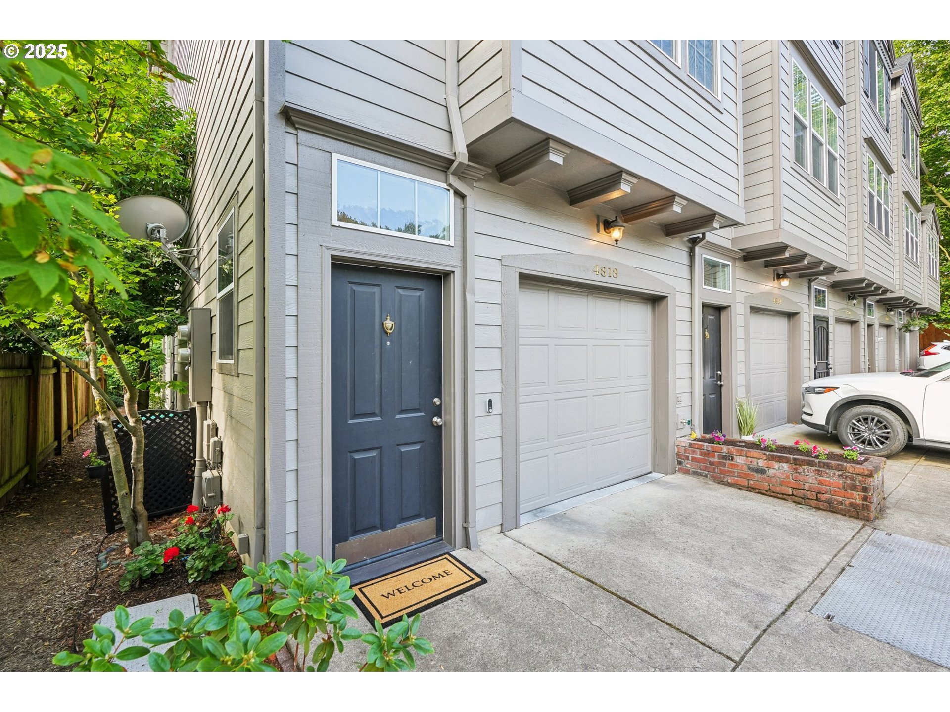 Property Photo: 4818 SW 2nd Ave OR 97239