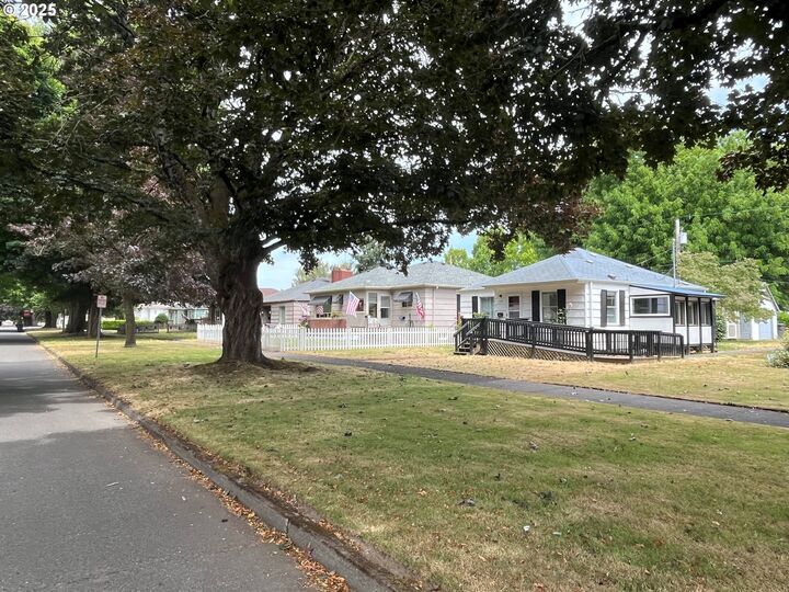 Property Photo:  1310 8th Ave  WA 98632 