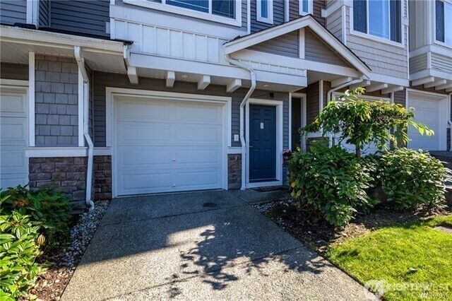 Property Photo:  15720  Manor Way Q3  WA 98087 