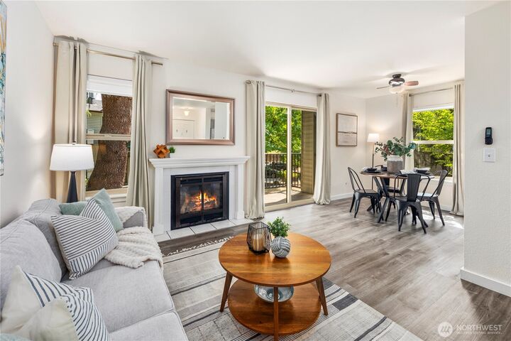 Property Photo: 9805 Avondale Road NE L238 WA 98052