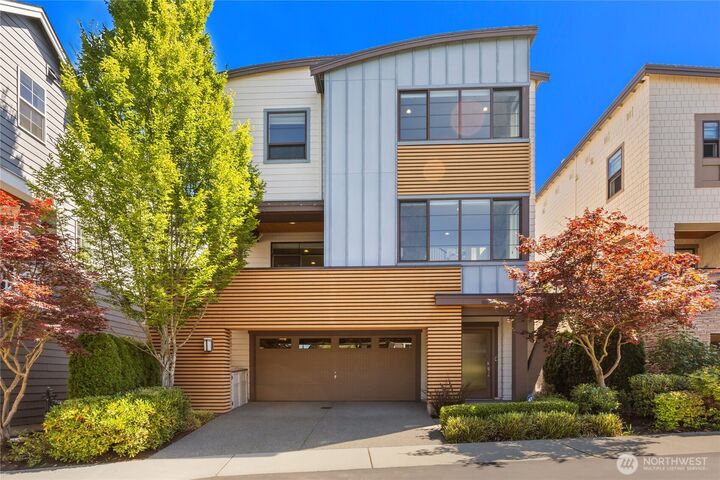 Property Photo: 10615 NE 65th Lane WA 98033