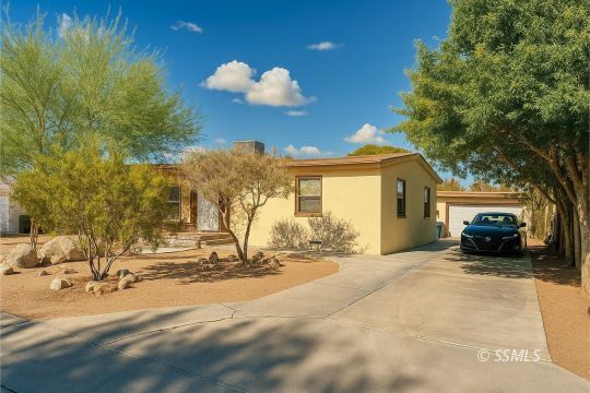 Property Photo:  304 N Helena St  CA 93555 