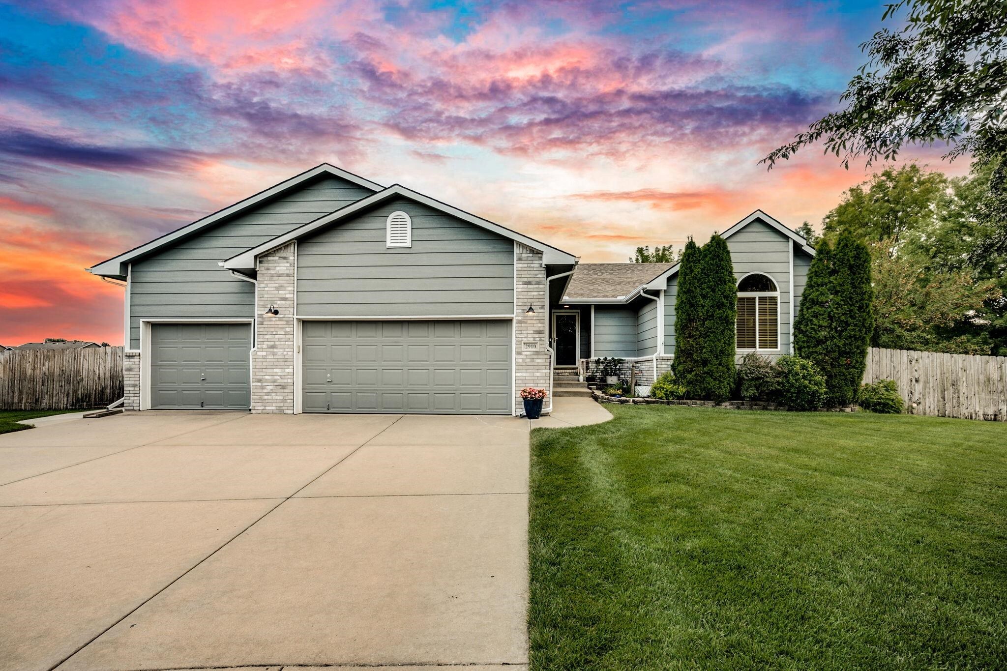 Property Photo: 2910 N Cardington Ct KS 67205
