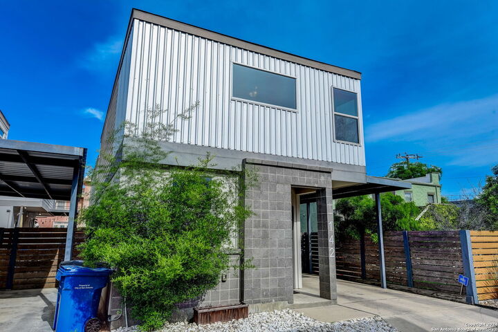 Property Photo:  142 E Myrtle St  TX 78212 