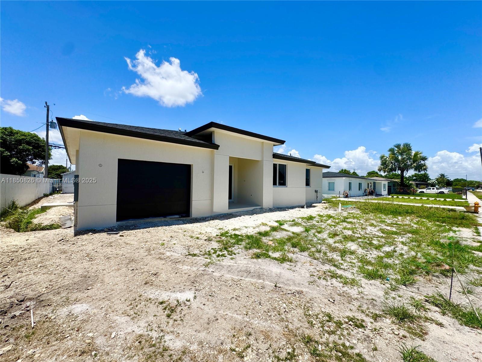 Property Photo: 14980 Buchanan St FL 33176