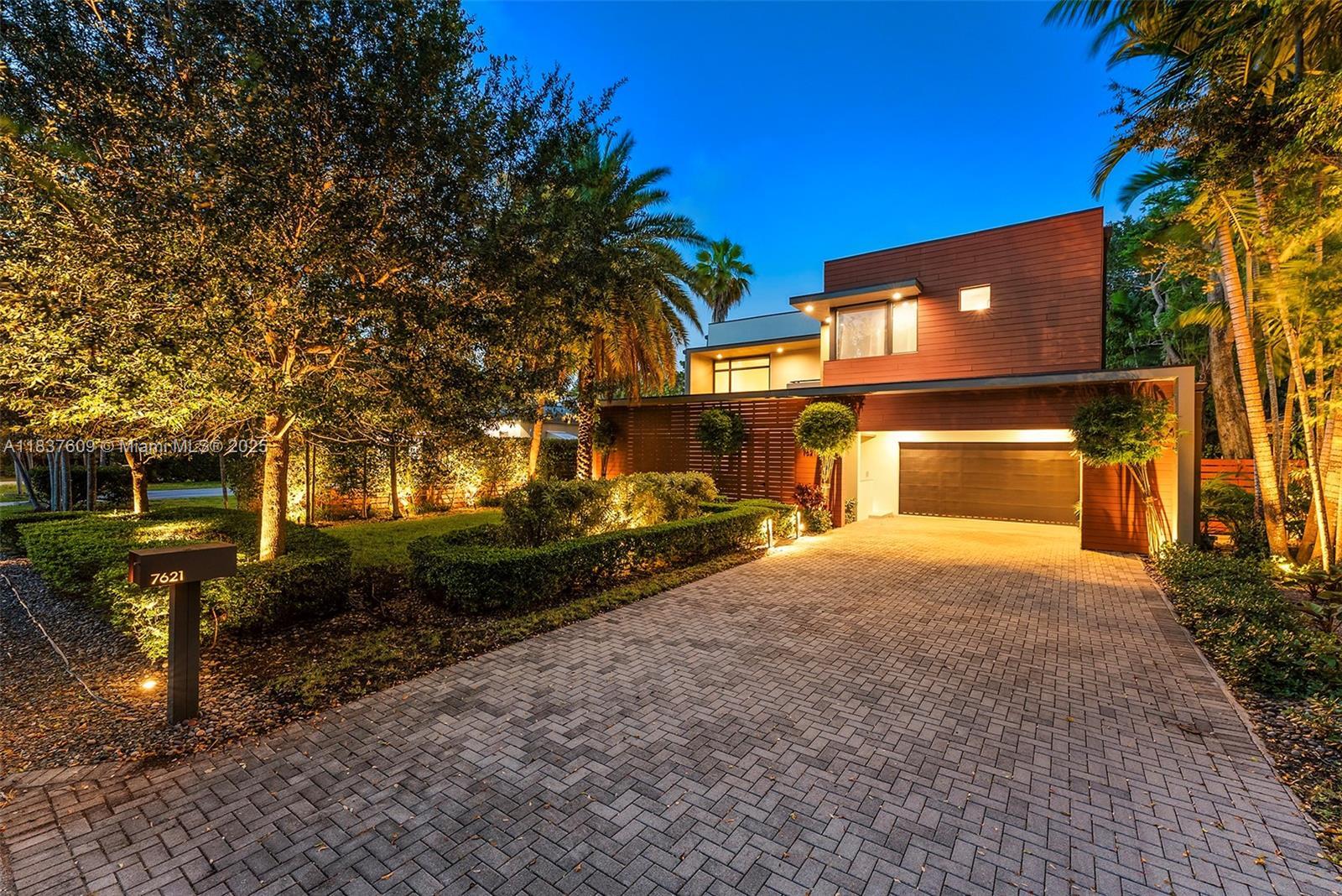 Property Photo: 7621 SW 59th Ct FL 33143