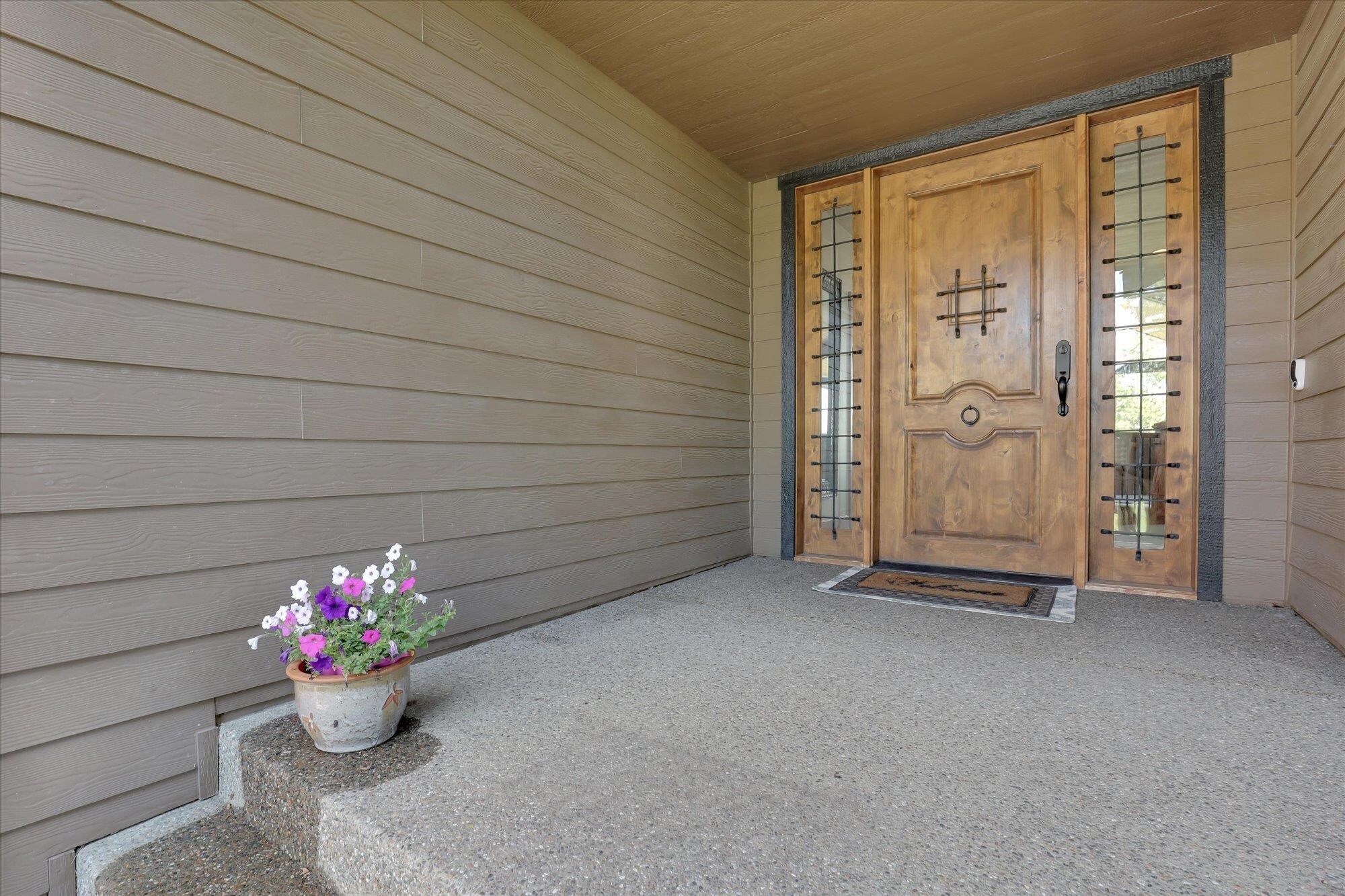 Property Photo: 5602 W Hayden Ln WA 99208