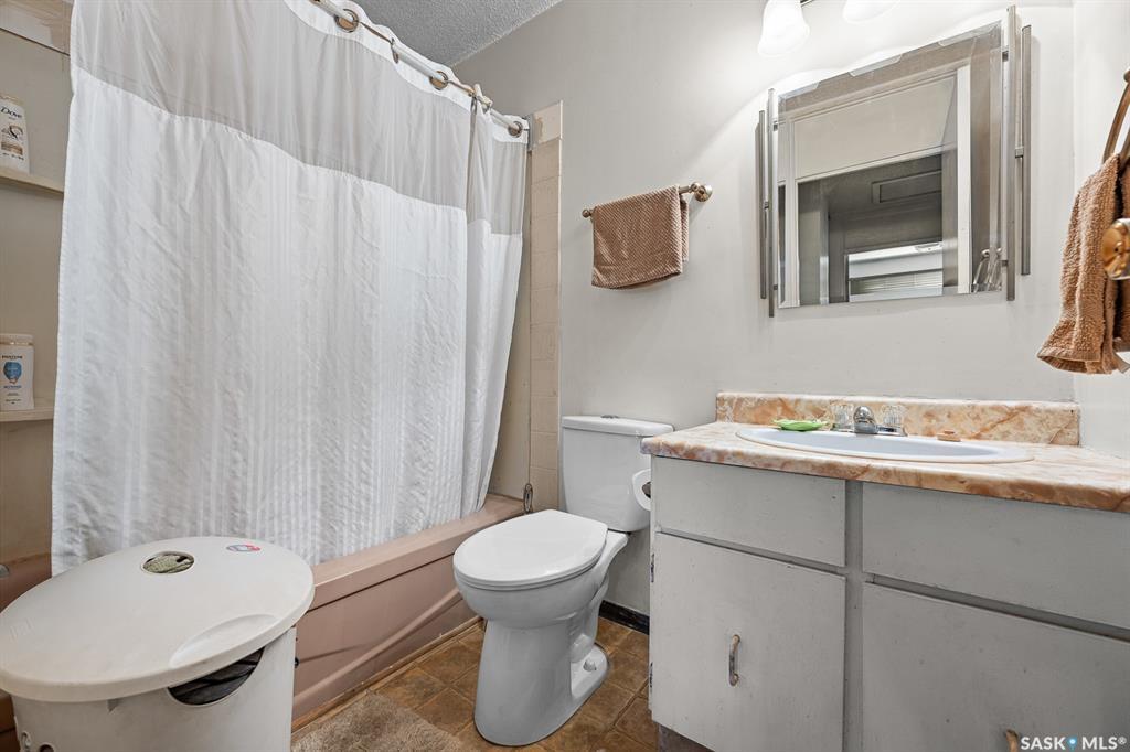 Property Photo:  940 McIntosh Street  SK S4T 5B4 