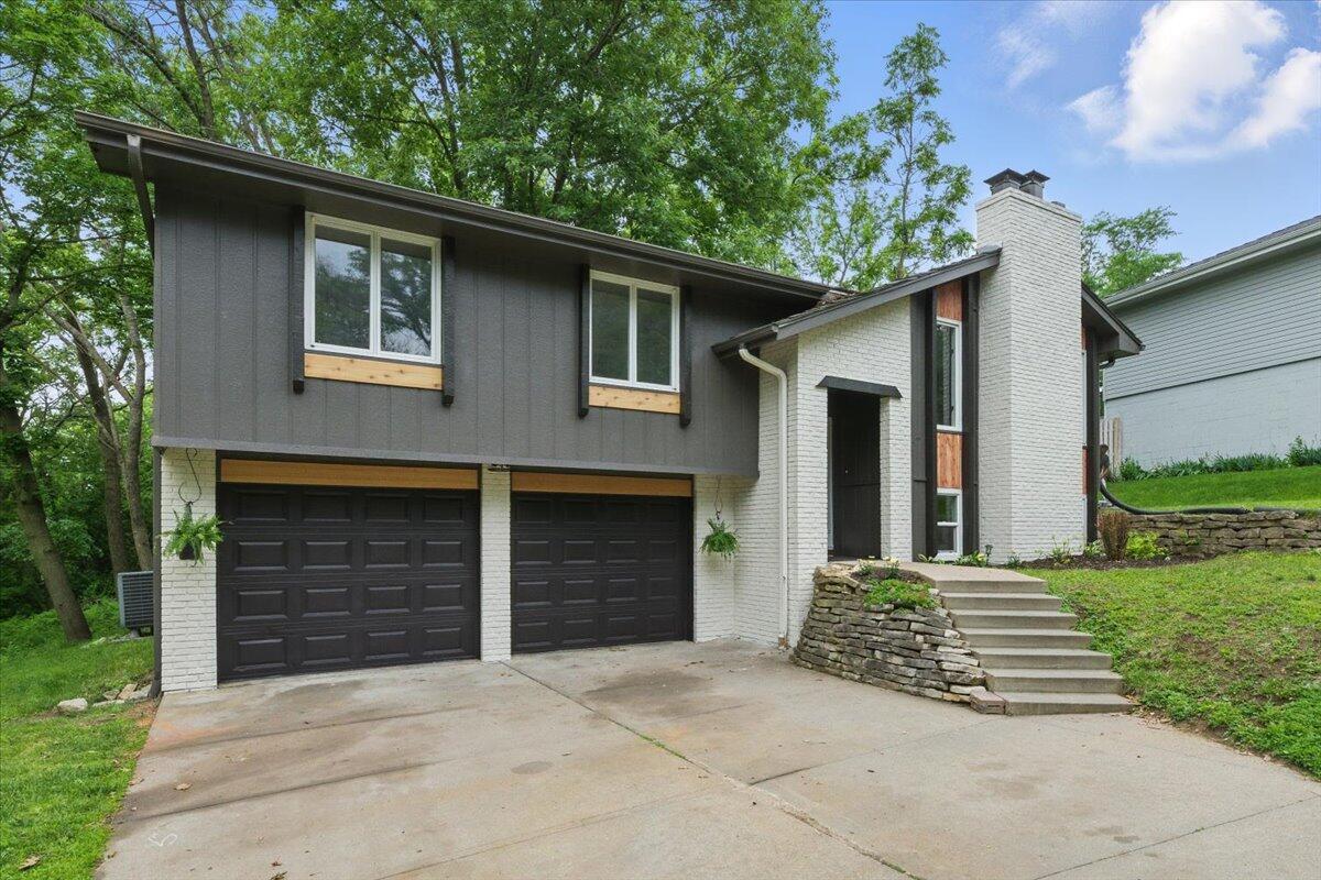 Property Photo:  809 Hawthorne Court  IA 51503 