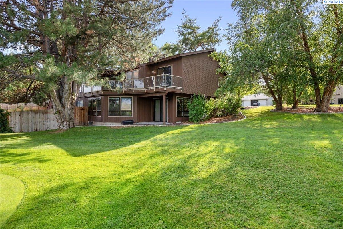 Property Photo: 2406 Greenbrook Blvd. WA 99352