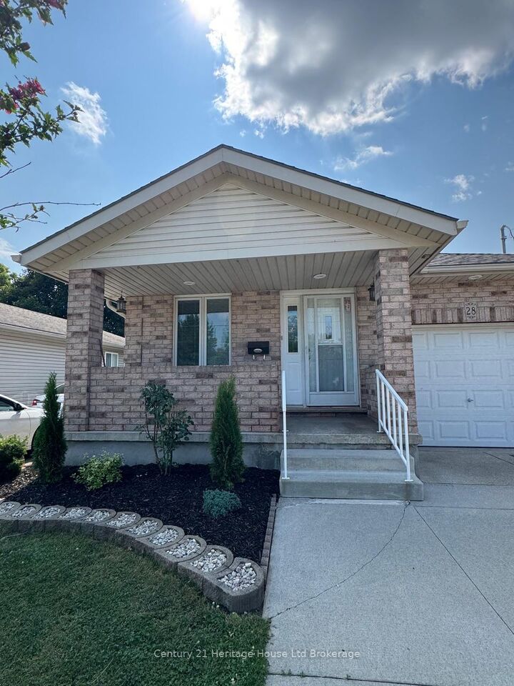 Photo de la propriété: 28 Teeple Street ON N4S 3Y7