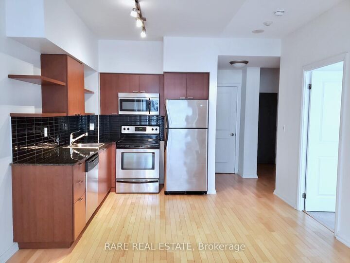 Property Photo:  35 Hayden Street 1009  ON M4Y 3C3 