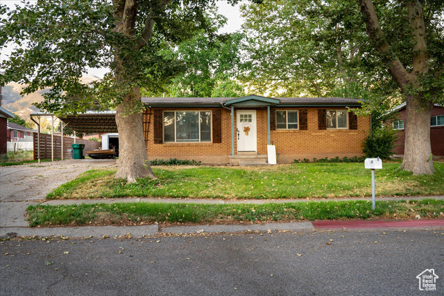Property Photo:  290 N Colonial Ave E  UT 84041 
