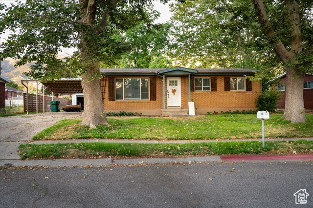 Property Photo:  290 N Colonial Ave E  UT 84041 