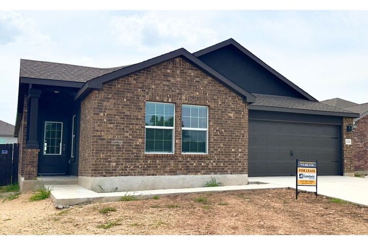Property Photo: 1521 Boggy Creek Ranch Road TX 78628