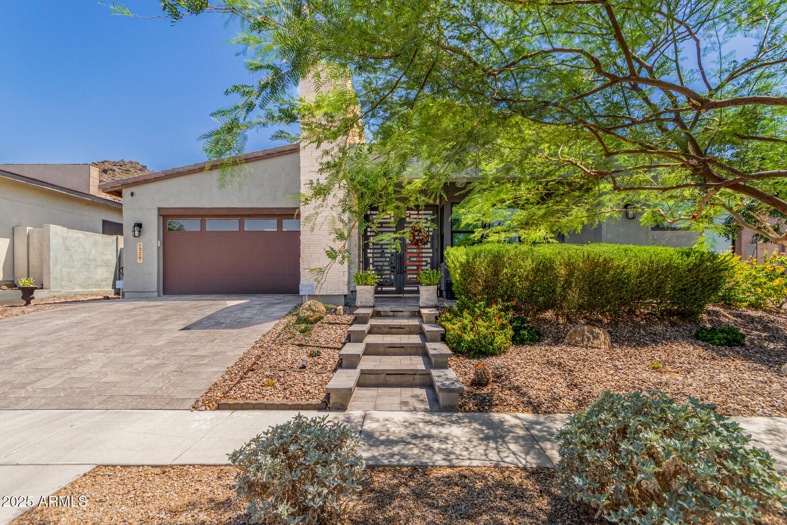 Property Photo:  1329 E Monte Way  AZ 85042 