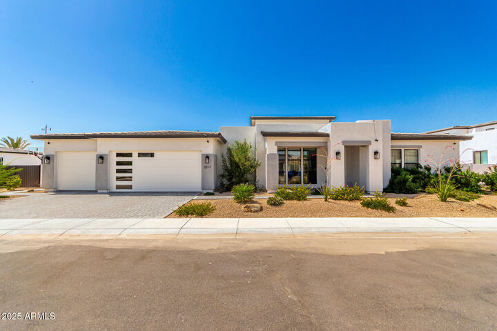 Property Photo:  3317 W Desert Dawn Drive  AZ 85083 