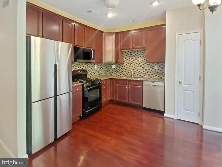 Property Photo:  9 Wedgewood Court  NJ 08540