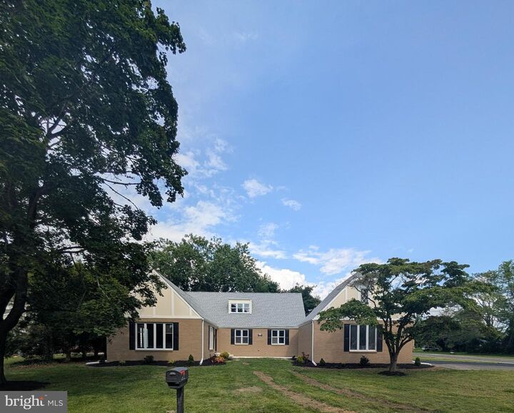 Property Photo:  1037 Queens Road  NJ 08361 