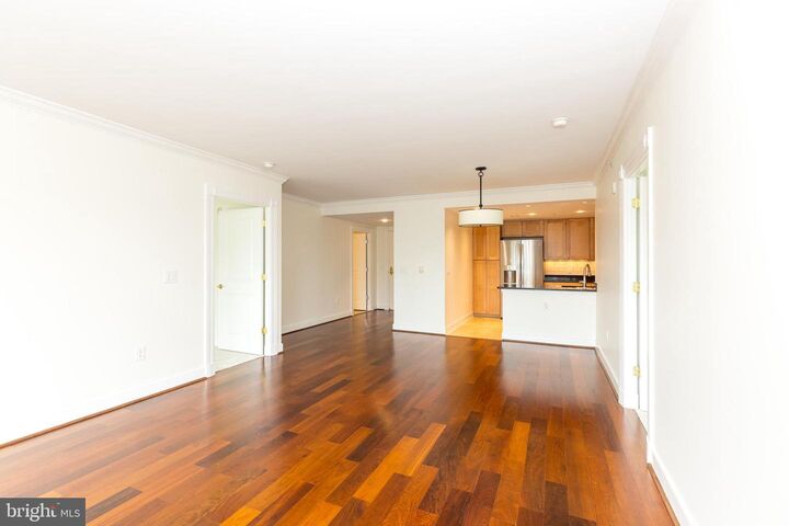 Property Photo: 5 Park Place 626 MD 21401