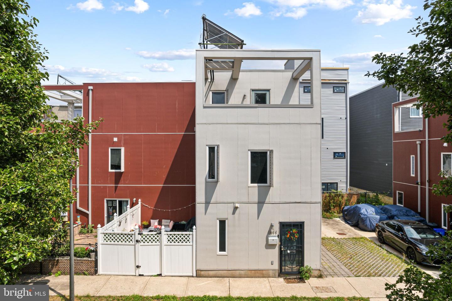 Property Photo: 1811 N Sheridan Street PA 19122