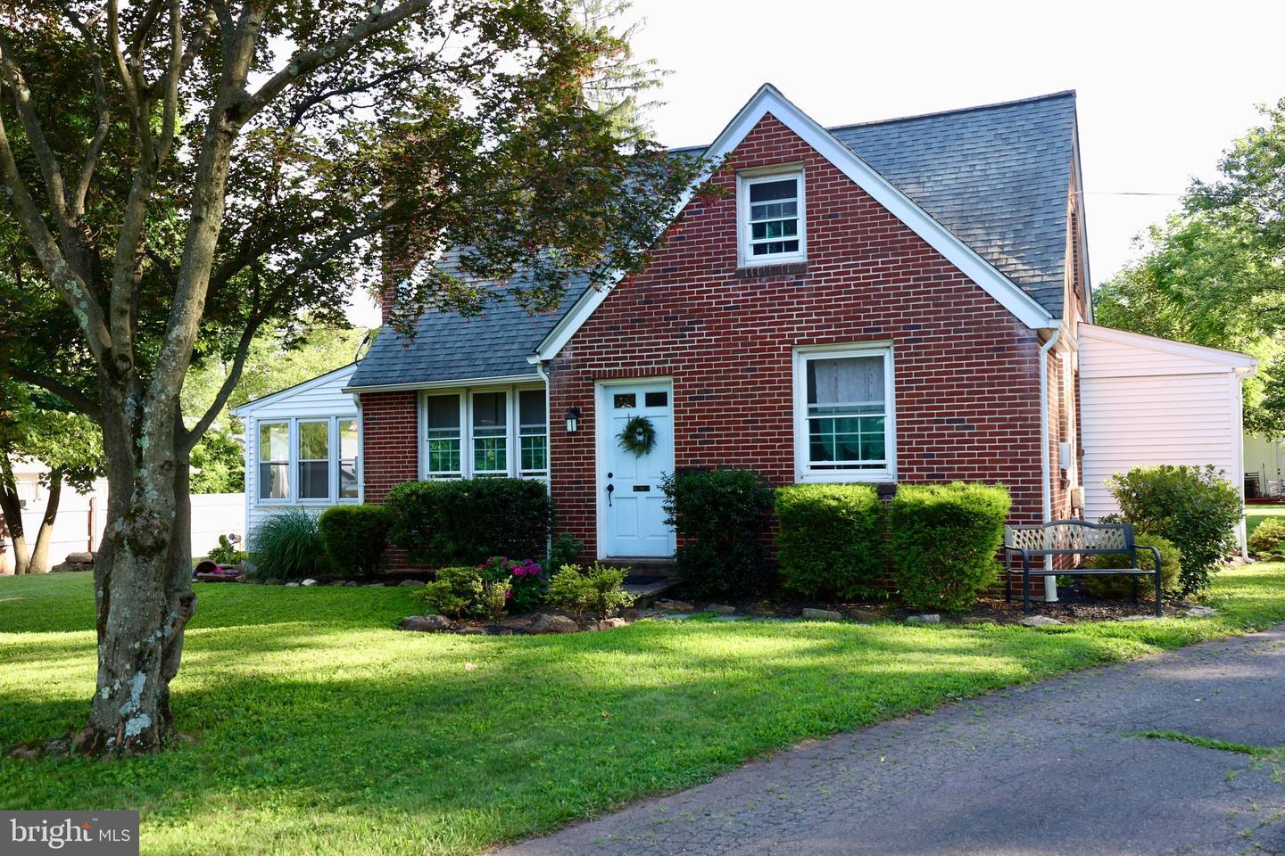 952 E Main Street  Collegeville PA 19426 photo