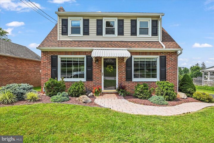 225 W Ore Street  Seven Valleys PA 17360 photo