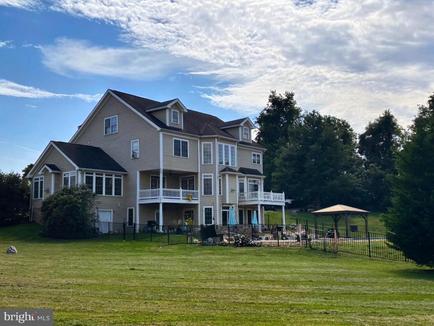 Property Photo: 39260 Charles Town Pike VA 20158