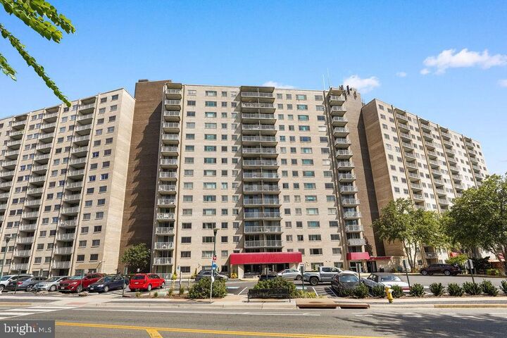 Property Photo:  2500 N Van Dorn Street 517  VA 22302 